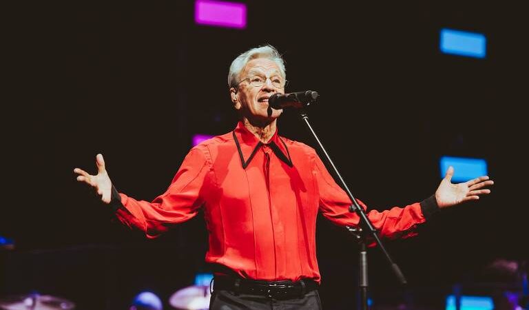 Famosos prestigiam show de Caetano Veloso em São Paulo