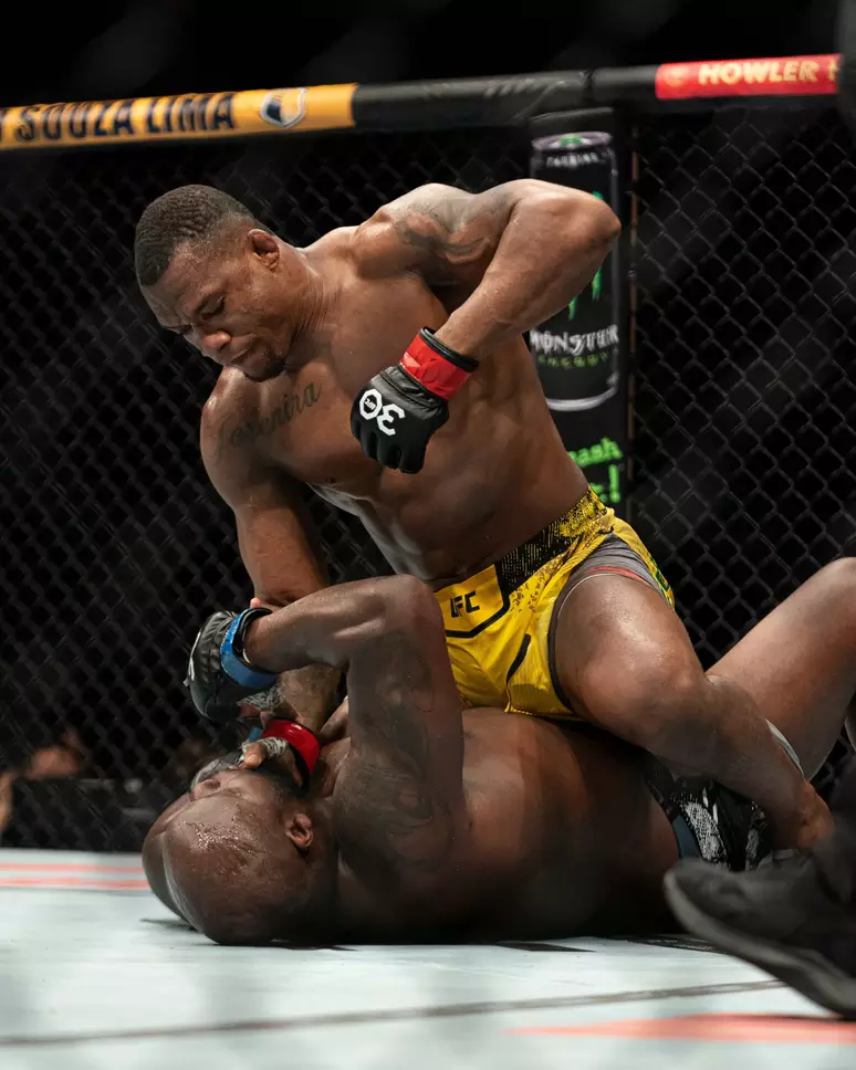 Malhadinho neutraliza Derrick Lewis e vence luta principal do UFC São Paulo