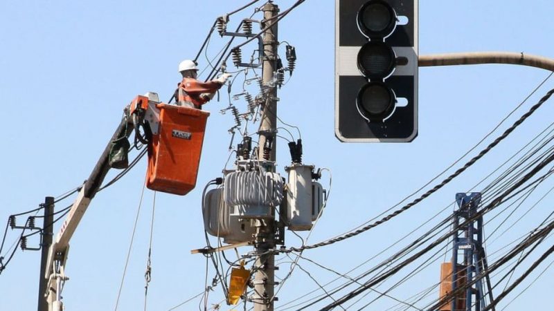 Manutenção vai deixar seis bairros e um ramal de Manaus sem energia neste sábado (18)