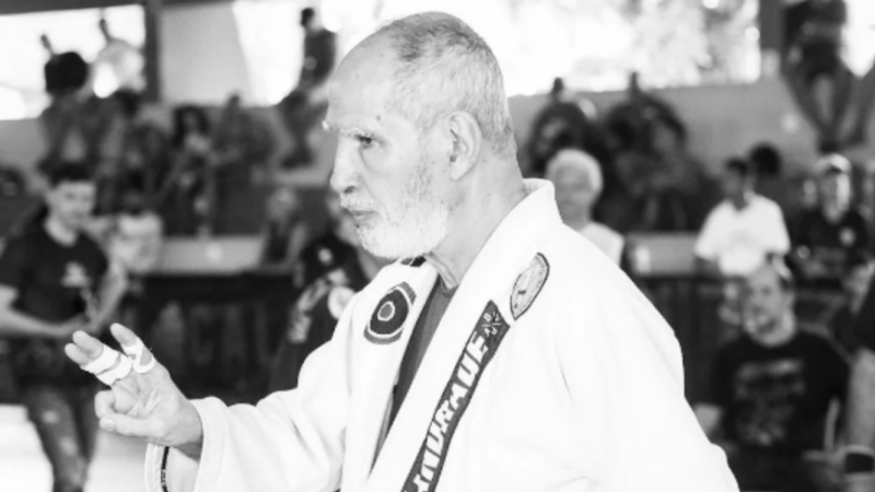 Professor de Jiu-Jitsu morre minutos após vencer luta e ganhar medalha de ouro em competição no Recife