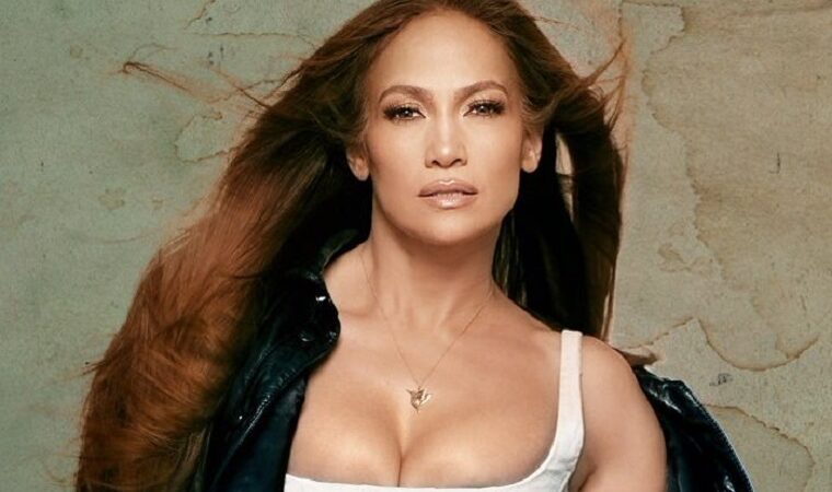 Jennifer Lopez, 54, opinou sobre os padrões de beleza