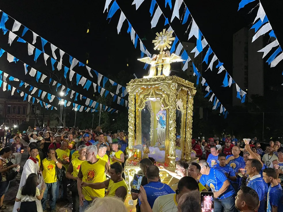 Nossa Senhora da Conceição levou fiéis às ruas do Centro de Manaus