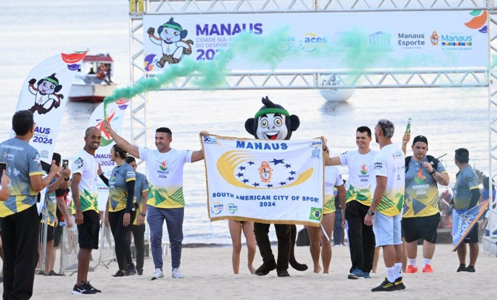 Manaus recebe título e bandeira de ‘Cidade Sul-Americana do Desporto’ de 2024