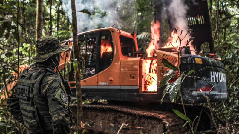 Operação fecha 9 garimpos ilegais, destrói escavadeiras, motores e até caminhão no Sul do Amazonas