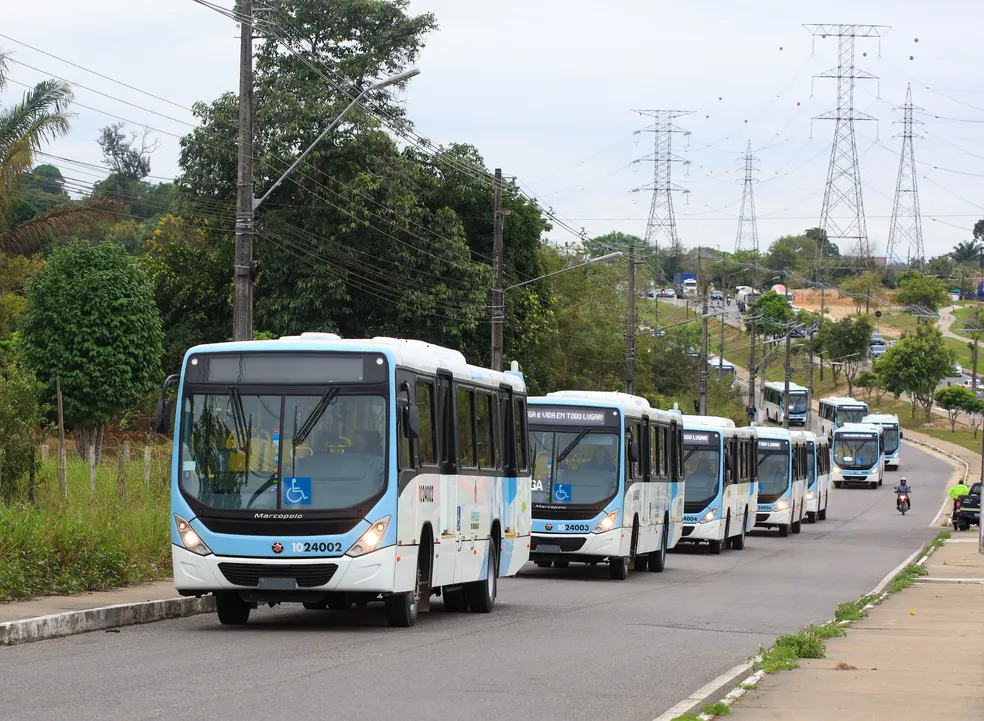 Valor da passagem de ônibus deve aumentar para R$ 5, afirma prefeito de Manaus