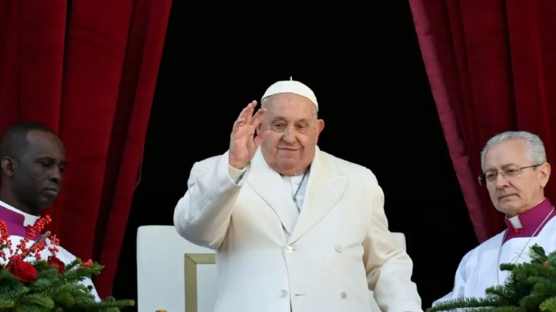 Vaticano cancela agenda do papa Francisco para o fim de semana; pontífice teve noite pacífica e comeu café da manhã